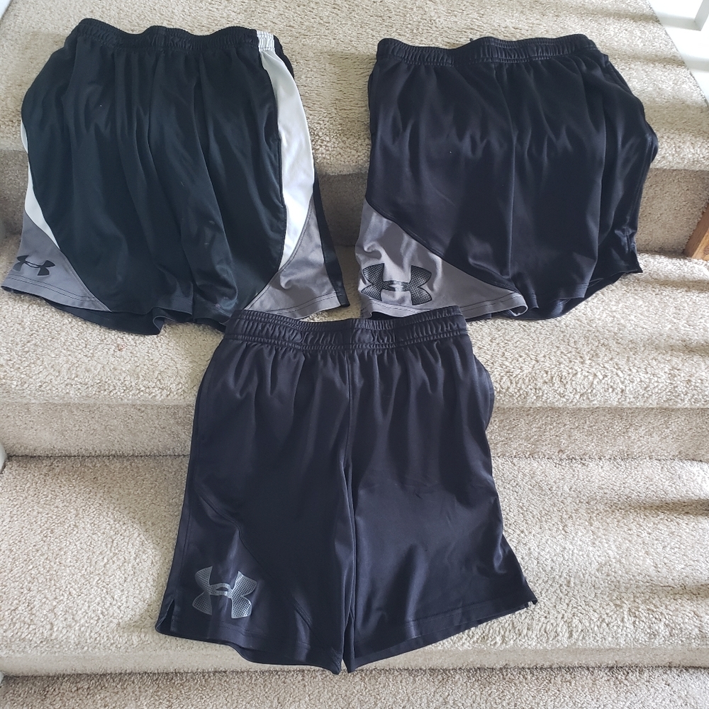 Under armor shorts (lot of 3) - Youth M